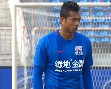 女生扒开让男生桶